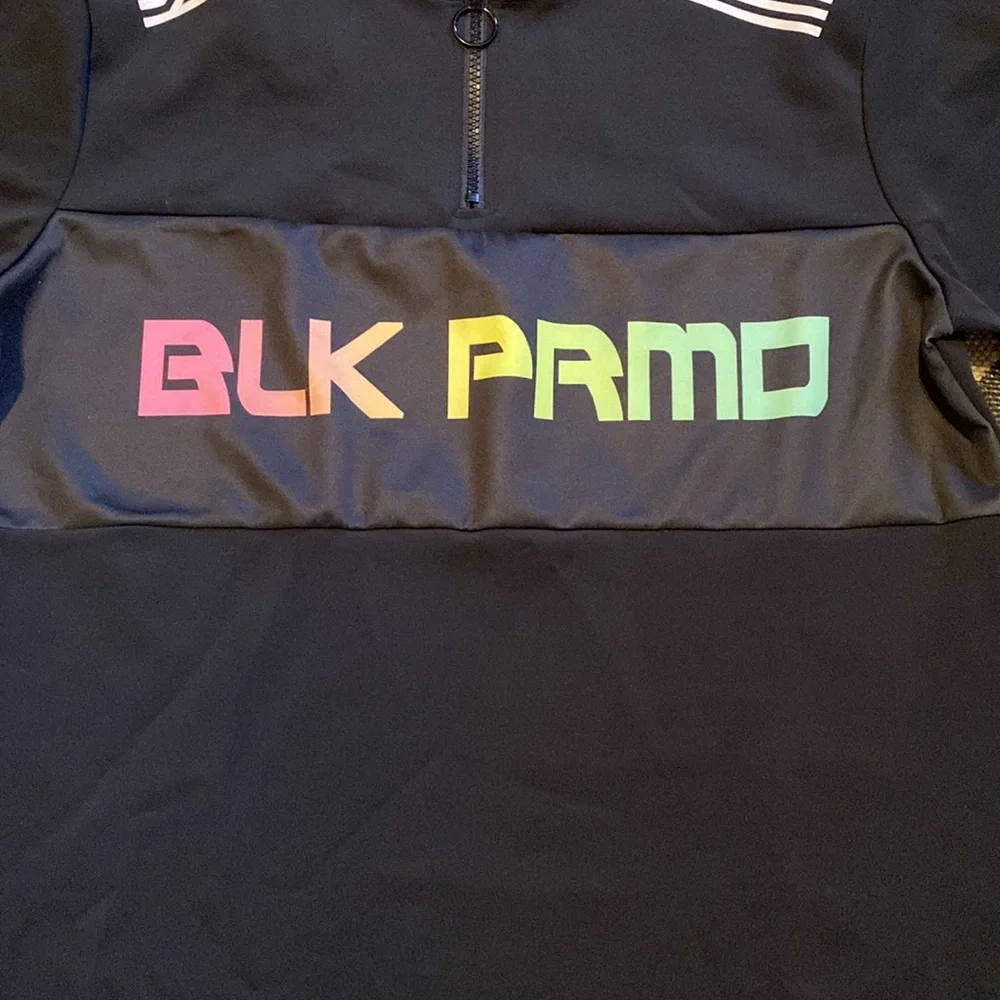 Black Pyramid Streetwear Top - Picture 2 of 13
